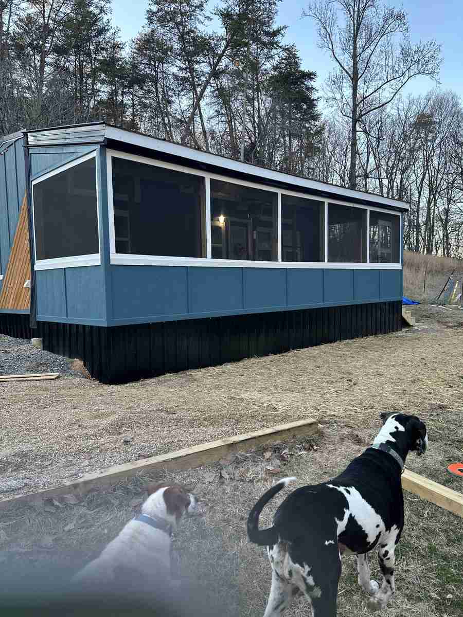 TINY HOME DECK - Image 24