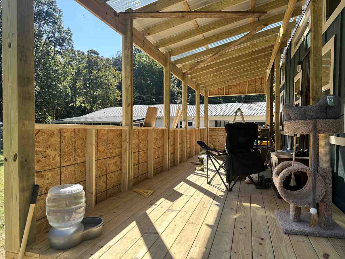 TINY HOME DECK - Image 54