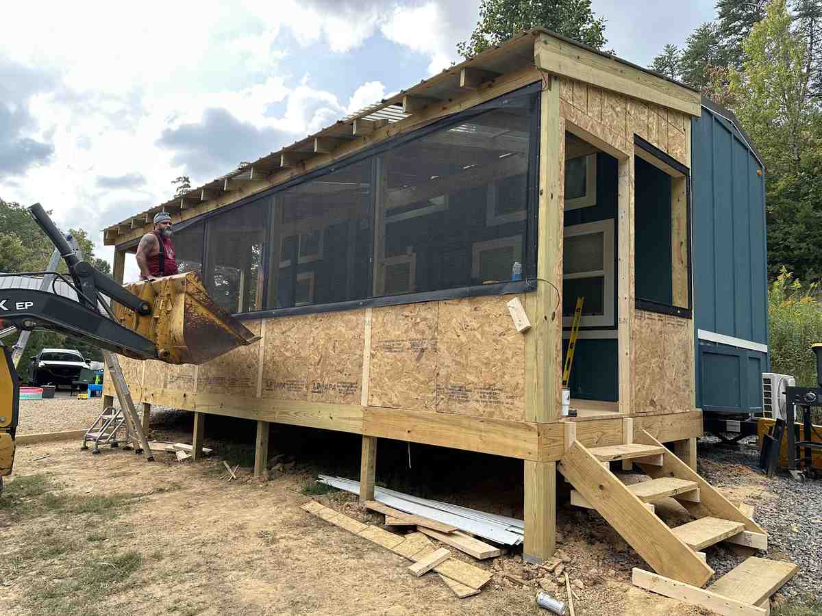 TINY HOME DECK - Image 77