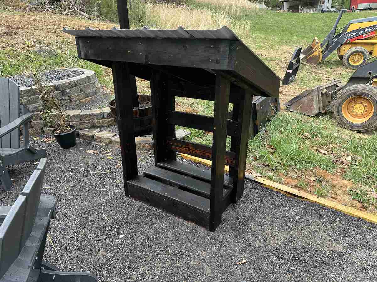 TINY HOME PATIO - Image 4