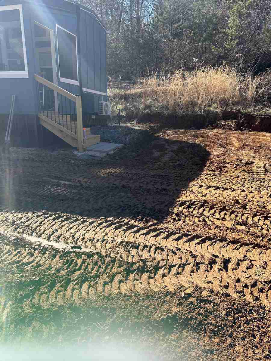 TINY HOME PATIO - Image 9