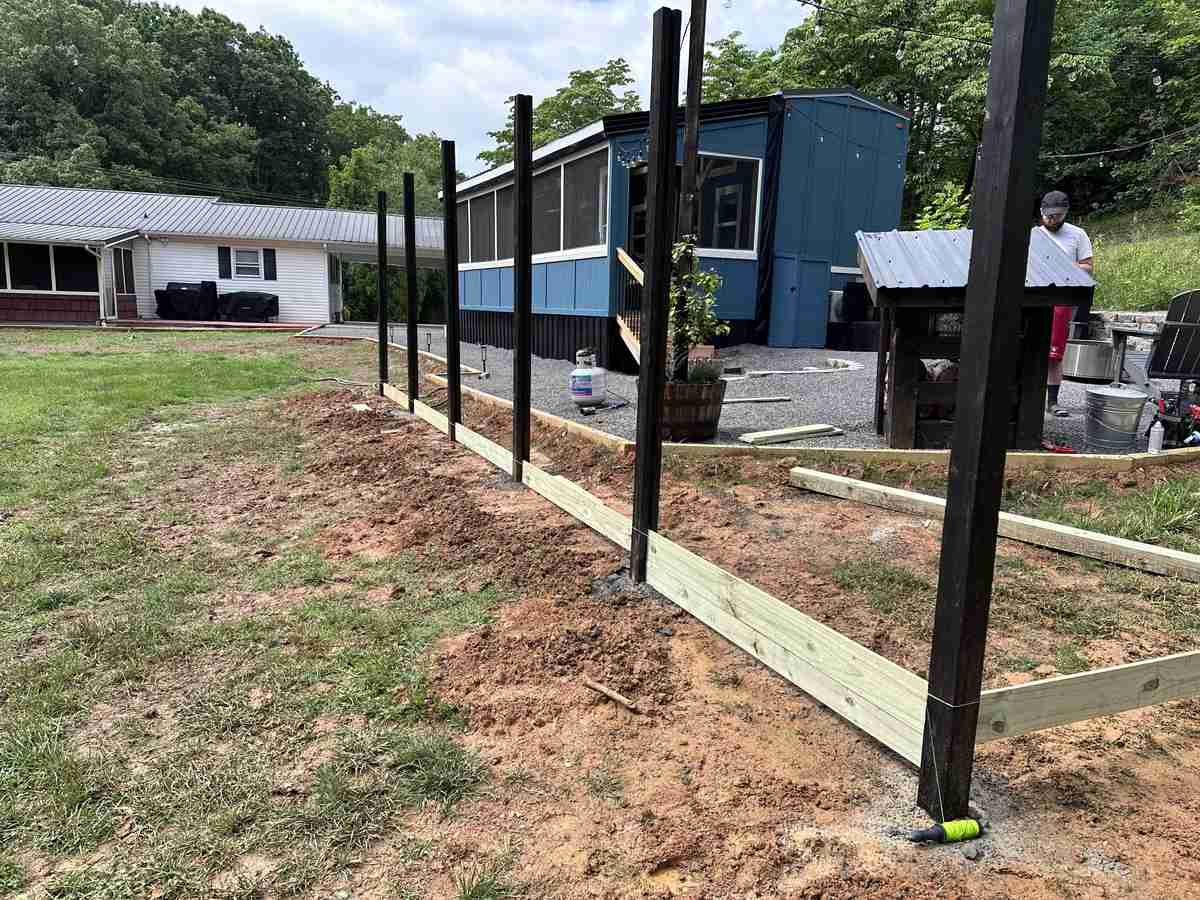 TINY HOME PRIVACY FENCE - Image 17