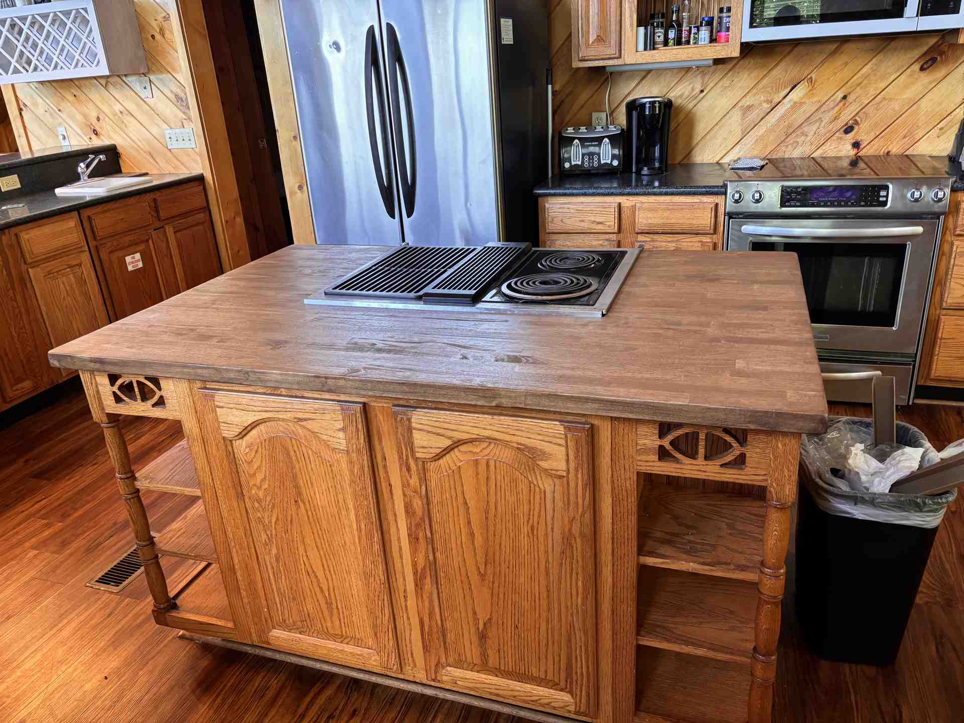 BUTCHER BLOCK COUNTERTOP